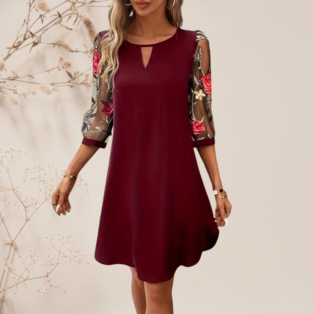 Naya - Elegante Geborduurde Mesh Jurk